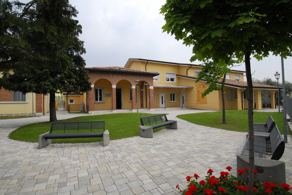  opening times FROM 20th March TO 6th October, 2024
